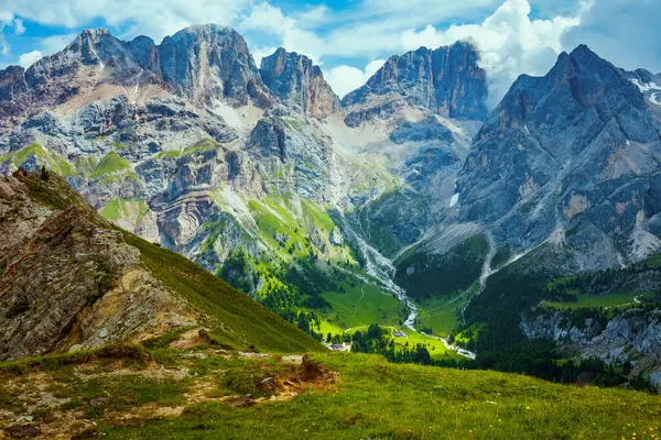 Zomertijd Dolomieten Landschap Met Bergen Wolken Bomen — Stockfoto