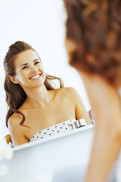 Smiling Young Woman Looking Mirror Bathroom — Stock Photo, Image