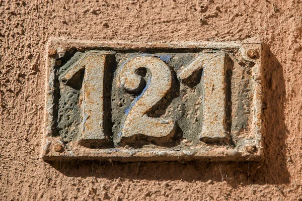 Placa Hierro Fundido Envejecida Retro Con Número 121 Primer Plano —  Fotos de Stock