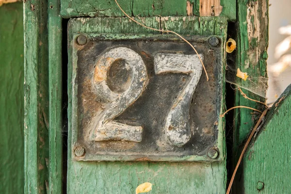 Velha Placa Ferro Fundido Retro Weathered Com Número Close — Fotografia de Stock