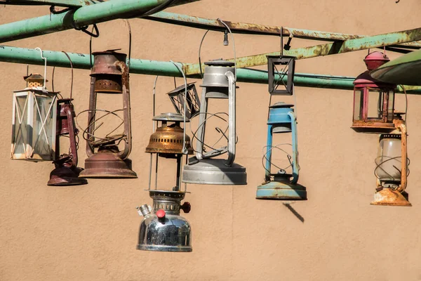 Висячие Старые Использованные Винтажные Газовые Лампы Доме Сад Крупным Планом — стоковое фото