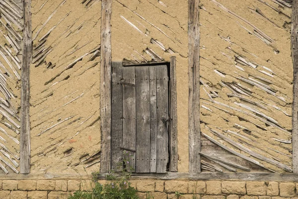 Starý Ošlehaný Dřevěný Venkovský Farma Stodola Detailní — Stock fotografie