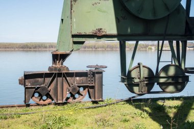 Vintage liman endüstriyel vinçinin düşük yük taşıyan kısmı