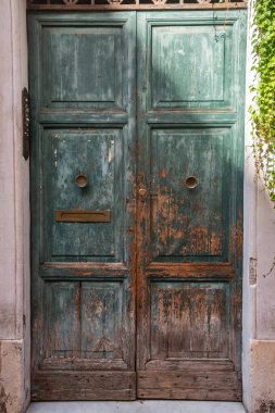 Eski Roma, İtalya 'da eski ahşap kapı