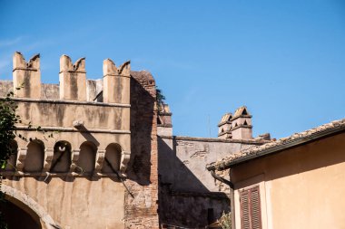 Trastevere Bölgesi, Roma, İtalya 'daki eski korunmuş kale duvarının ayrıntıları