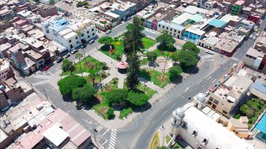 Lima-Peru 'nun başkenti Plaza de Armas Surco' da. Güney Amerika. 2.7k çözünürlük