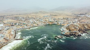 San Bartolo bölgesinin insansız hava aracı ile deniz kenarında.