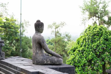 Borobudur 'ta yeşil bir manzara, Macelang naipliğinde 9. yüzyıl mahayana Budist tapınağı, Java, Endonezya