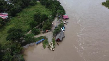 Perene nehrinin Pichanaqui 'deki havadan görünüşü - Chanchamayo Peru' daki Junin departmanında yer almaktadır..
