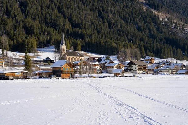 Weissensee Austria February 2022 Lake Weissensee Austria Cold Sunny Day — Stock Photo, Image