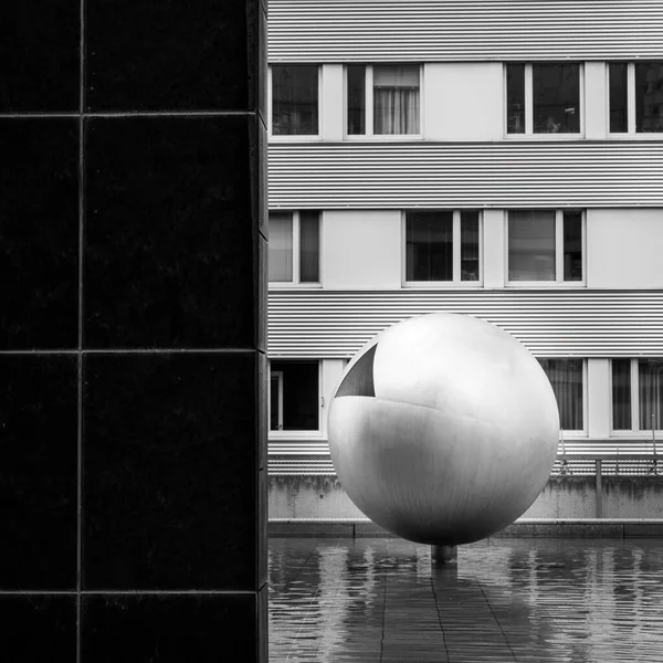 奥地利维也纳 2022年9月8日 夏日阳光普照的现代建筑立面 — 图库照片