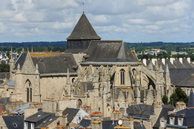 Dinan, Fransa - 12 Ağustos 2018: Dinan şehrinde eski bir kale, yaz, Avrupa