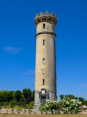 Vieux Phare de Honfleur deniz feneri Normandiya Yazın güneşli bir günde, mavi gökyüzü