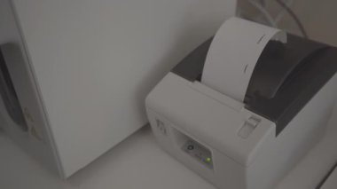 Laboratuvar sonuçları. Veteriner kliniği. Yazıcı parmak izi analizi sonuçları. Hayvan bakımı. Veteriner kliniğinin modern ekipmanları