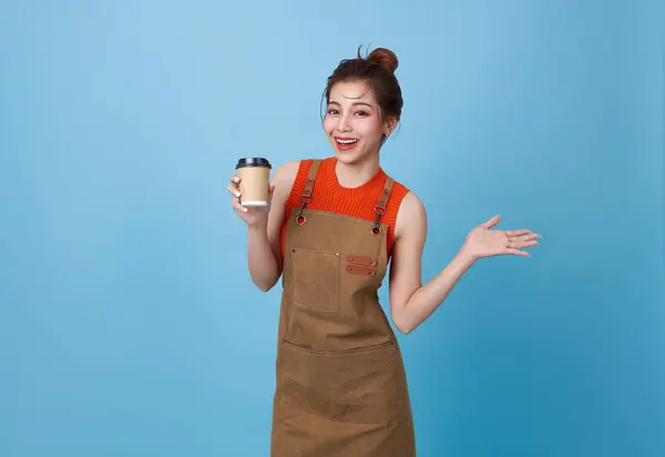 Feliz Barista Asiático Mujer Servir Cliente Celebración Café Taza Café — Foto de Stock