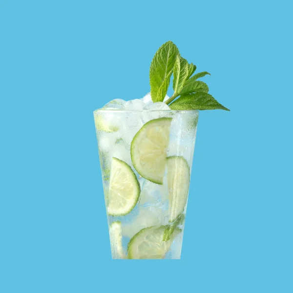 Glass Mojito Cocktail Blue Background Closeup — Stockfoto