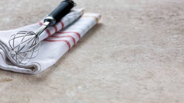 Pişirme ve fırın konsepti, çırpma ve pişirme peçetesi