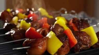 4k, evde ızgara barbekü. Elektrikli ızgara, ızgara et, barbekü, kebap.