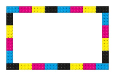 CMK renkli oyuncak bloklardan oluşan basit bir çerçeve. Tuğla pankart. Soyut vektör arkaplan illüstrasyonu