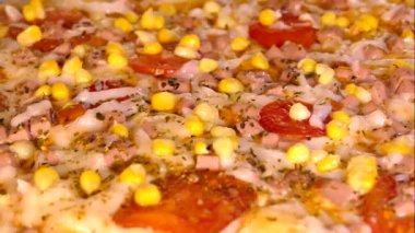 Mısır ile pizza pişirmek..