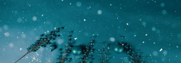 Vánoční Modrá Dovolená Prapor Sněhem Pozadí Kopírovat Prostor — Stock fotografie