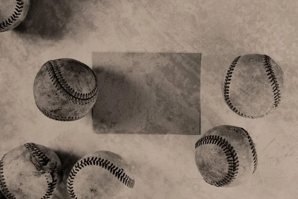Grupa Starych Używanych Piłek Baseballowych Sepia Ton Dla Sportu — Zdjęcie stockowe