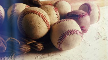 Eski grunge eski beyzbol topları arka plan ve spor için eski tip beysbol topları grubu