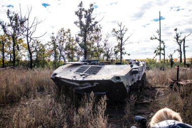 Ukrayna 'daki savaş - 26 Ekim 2022 Ukrayna' da Kherson yakınlarında, Rus ordusu yenildikten sonra, Ukrayna taarruzu bir başarı ve sayısız Rus kaybı oldu.