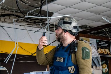 Ukrayna, Kherson - 19 Ekim 2022 Kherson cephesindeki Jan Husar, bu seçkin gazeteci, fotoğrafçı ve büyük muhabir Ukrayna 'daki ve çatışma bölgelerindeki savaşı anlatıyor.