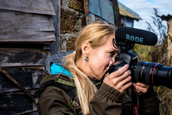 Ucrânia Kherson Outubro 2022 Lenka Klicperova Esta Excelente Jornalista Fotógrafa — Fotografia de Stock
