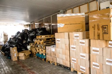 Dnipro Caritas mülteci merkezi. Caritas Ukrayna, acil durum malzemeleri, eğitim ve sağlık hizmetleri de dahil olmak üzere Ukrayna ile Rusya arasındaki ihtilafın uzun vadeli etkilerinden etkilenen toplumlara insani yardım sağlıyor ve onları destekliyor.