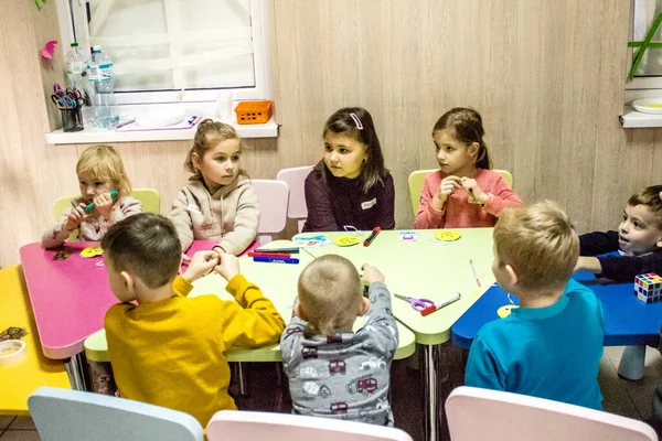 Dzieci Pochodzące Różnych Obszarów Wojennych Ukrainie Zamieszkałych Ośrodku Dla Uchodźców — Zdjęcie stockowe