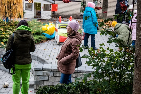 stock image Photography masterclass with children coming from different war area in Ukraine and residing at the Dnipro refugee center. Caritas Ukraine provides humanitarian aid and supports communities affected by the long-term impacts of the conflict beteween U