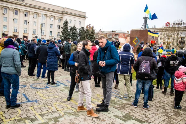 stock image Citizens of Kherson celebrate the liberation of the city on Freedom Square in the city center. Russian troops left Kherson after a nine-month occupation and a counter offensive by the Ukrainian army.