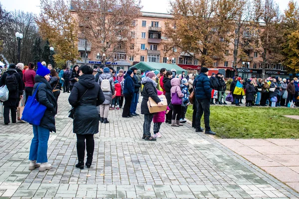 Obywatele Chersoniu Świętują Wyzwolenie Miasta Placu Wolności Centrum Miasta Rosyjskie — Zdjęcie stockowe