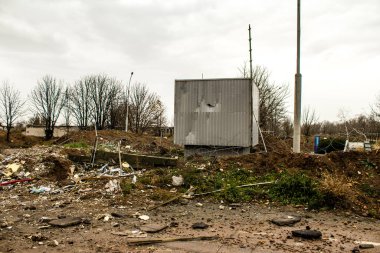 Ukrayna 'nın Kherson Oblastı' nda bulunan Chornobaivka 'daki Kherson Uluslararası Havalimanı' nın yıkımı. Chernobaivka saldırıları, Rus işgali sırasında Rusya 'nın elinde bulunan Kherson Uluslararası Havalimanı' na yapılan bir dizi Ukrayna saldırısıdır.