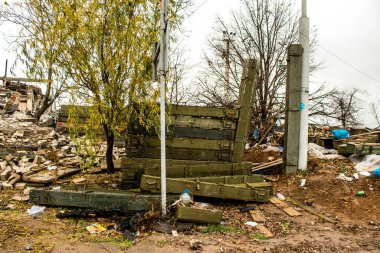 Ukrayna 'nın Kherson Oblastı' nda bulunan Chornobaivka 'daki Kherson Uluslararası Havalimanı' nın yıkımı. Chernobaivka saldırıları, Rus işgali sırasında Rusya 'nın elinde bulunan Kherson Uluslararası Havalimanı' na yapılan bir dizi Ukrayna saldırısıdır.