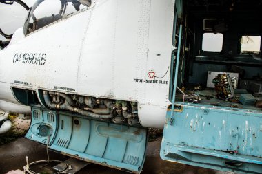 Ukrayna 'daki Kherson Oblastı' nda bulunan Uluslararası Kherson Havaalanı 'nda savaş helikopterleri imha edildi. Chernobaivka saldırıları, Rus istila kampı sırasında Ukrayna 'nın elinde bulunan Kherson Uluslararası Havalimanı' na düzenlediği bir dizi saldırıdır.