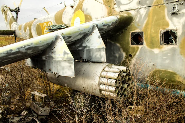 Helicópteros Combate Destruídos Aeroporto Internacional Kherson Localizado Oblast Kherson Ucrânia — Fotografia de Stock