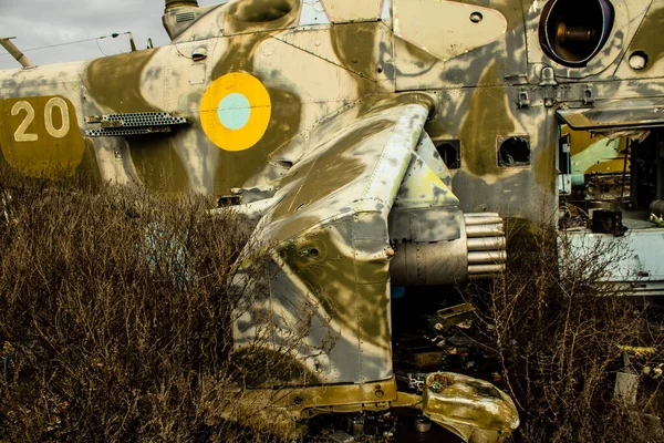 Helicópteros Combate Destruídos Aeroporto Internacional Kherson Localizado Oblast Kherson Ucrânia — Fotografia de Stock