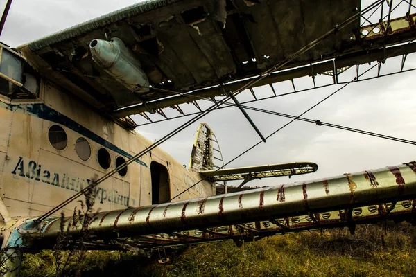Zniszczony Samolot Międzynarodowym Lotnisku Chersoniu Ataki Chernobaivkę Seria Ukraińskich Ataków — Zdjęcie stockowe