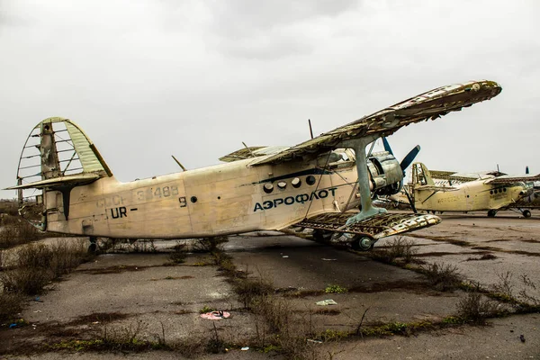 Zniszczony Samolot Międzynarodowym Lotnisku Chersoniu Ataki Chernobaivkę Seria Ukraińskich Ataków — Zdjęcie stockowe