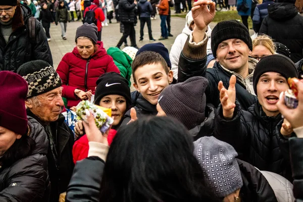 Obyvatelé Ukrajinského Chersonu Dostávají Zásoby Jídla Náměstí Svobody Napětí Velmi — Stock fotografie