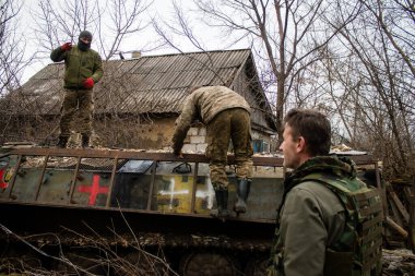 Ukrayna ordusu Ukrayna 'nın Donbass bölgesindeki Terny' de konuşlandı. Burası cephe hattı. Rus ordusu Ukrayna 'yı işgal etti.