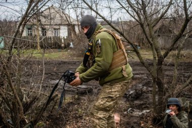 Ukrayna ordusu Ukrayna 'nın Donbass bölgesindeki Terny' de konuşlandı. Burası cephe hattı. Rus ordusu Ukrayna 'yı işgal etti.