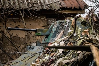 Ukrayna ordusu Ukrayna 'nın Donbass bölgesindeki Terny' de konuşlandı. Burası cephe hattı. Rus ordusu Ukrayna 'yı işgal etti.