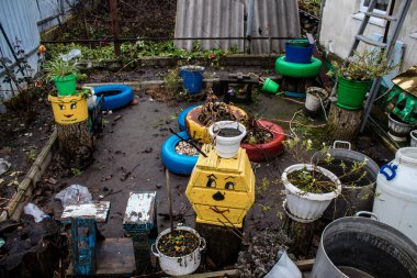 Ukrayna 'nın Donbass bölgesindeki yıkık dökük Stavky köyünün şehri, burası cephe hattı, Rus ordusu Ukrayna' yı işgal etti ve savaş alanı haline gelen bu bölgede şiddetli çatışmalar yaşanıyor.