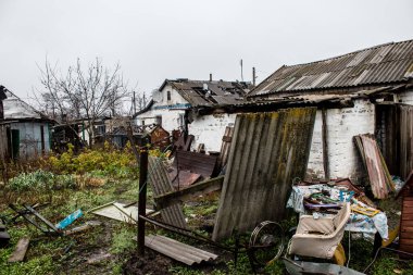 Ukrayna 'nın Donbass bölgesindeki yıkık dökük Stavky köyünün şehri, burası cephe hattı, Rus ordusu Ukrayna' yı işgal etti ve savaş alanı haline gelen bu bölgede şiddetli çatışmalar yaşanıyor.