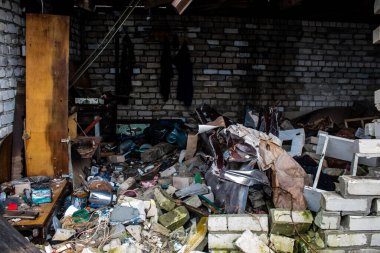 Ukrayna 'nın Donbass bölgesindeki yıkık dökük Stavky köyünün şehri, burası cephe hattı, Rus ordusu Ukrayna' yı işgal etti ve savaş alanı haline gelen bu bölgede şiddetli çatışmalar yaşanıyor.
