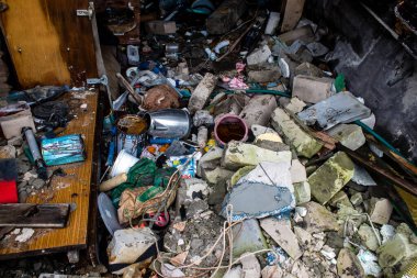 Ukrayna 'nın Donbass bölgesindeki yıkık dökük Stavky köyünün şehri, burası cephe hattı, Rus ordusu Ukrayna' yı işgal etti ve savaş alanı haline gelen bu bölgede şiddetli çatışmalar yaşanıyor.